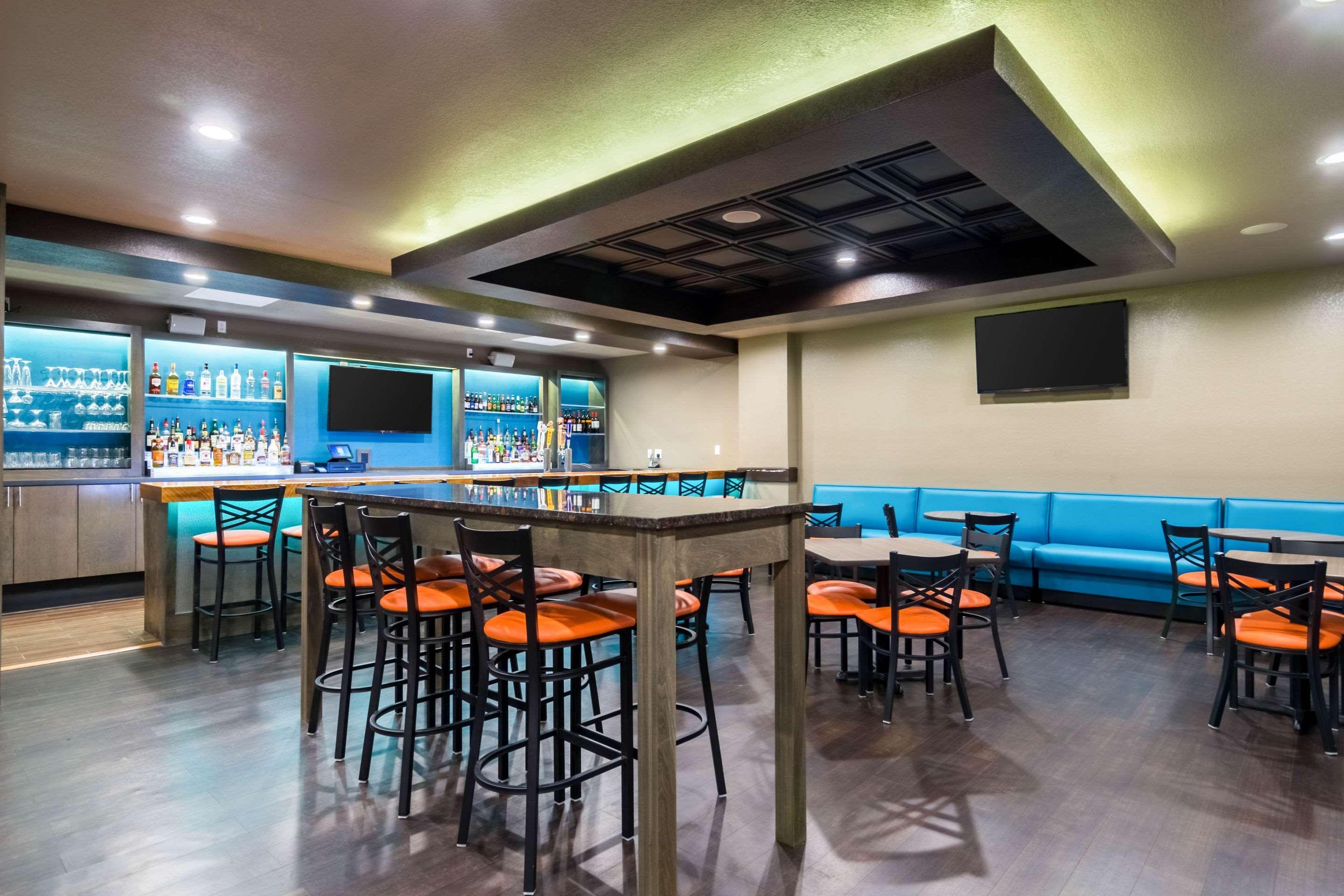 Clarion Inn & Suites Russellville I-40 Экстерьер фото