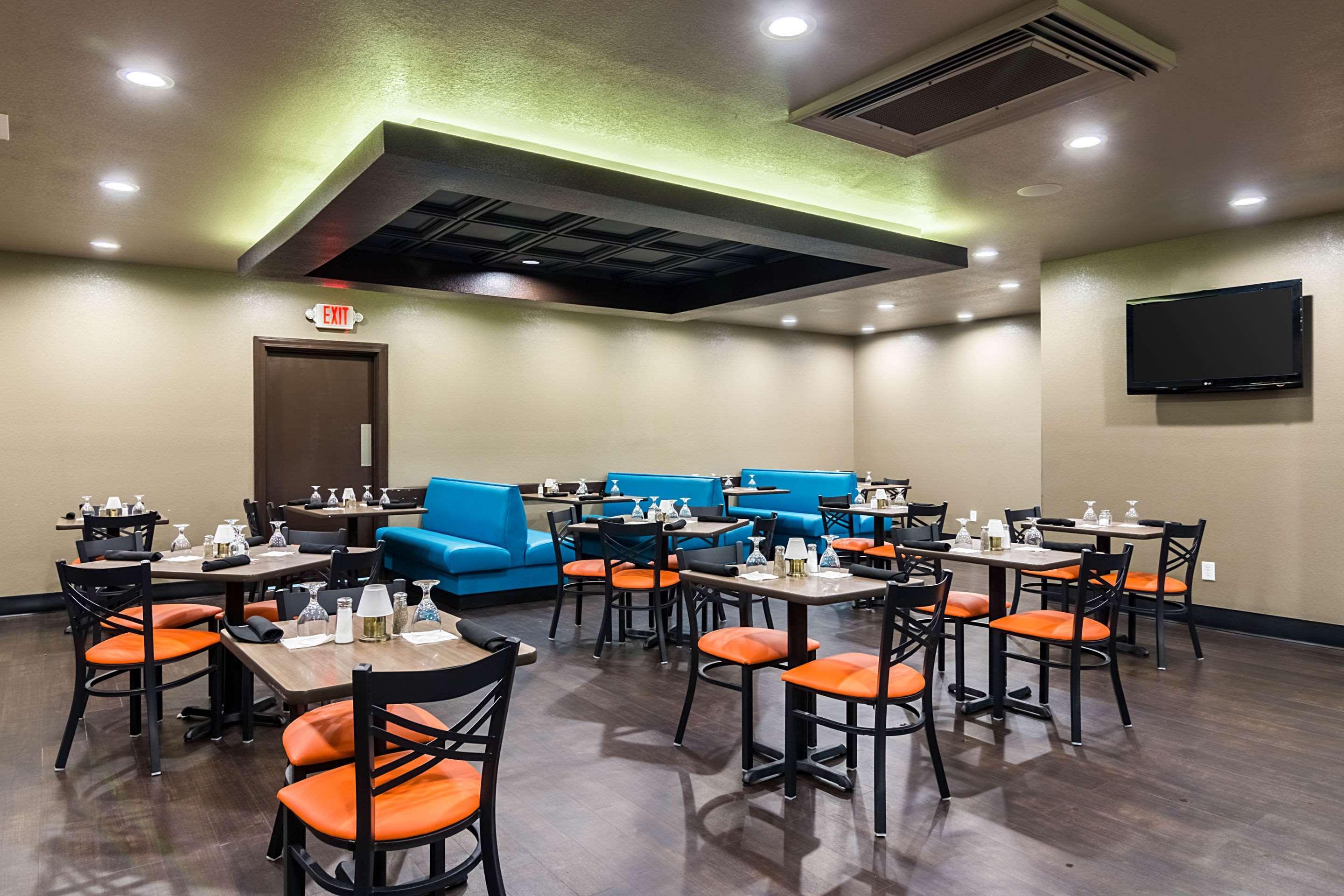 Clarion Inn & Suites Russellville I-40 Экстерьер фото