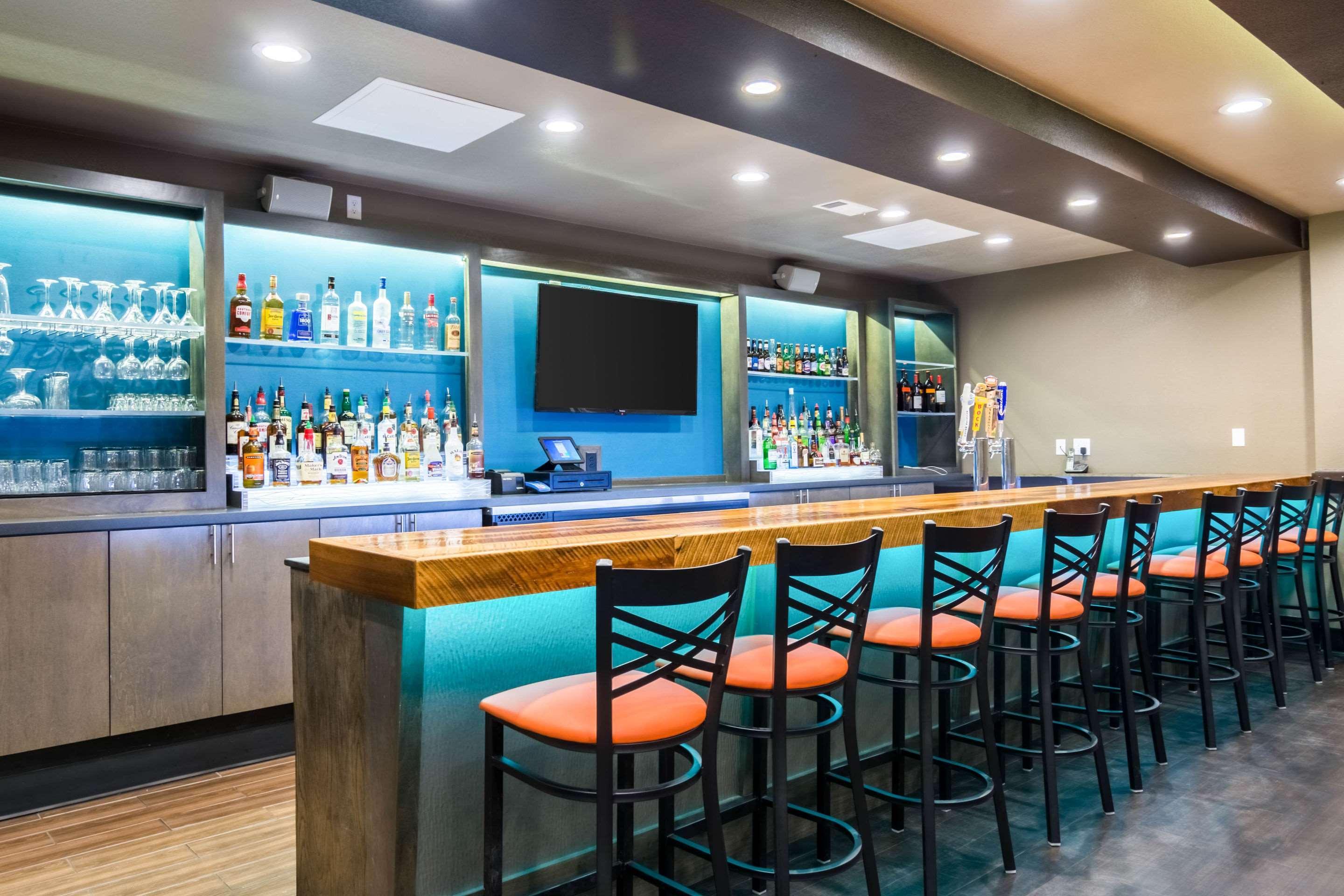 Clarion Inn & Suites Russellville I-40 Экстерьер фото