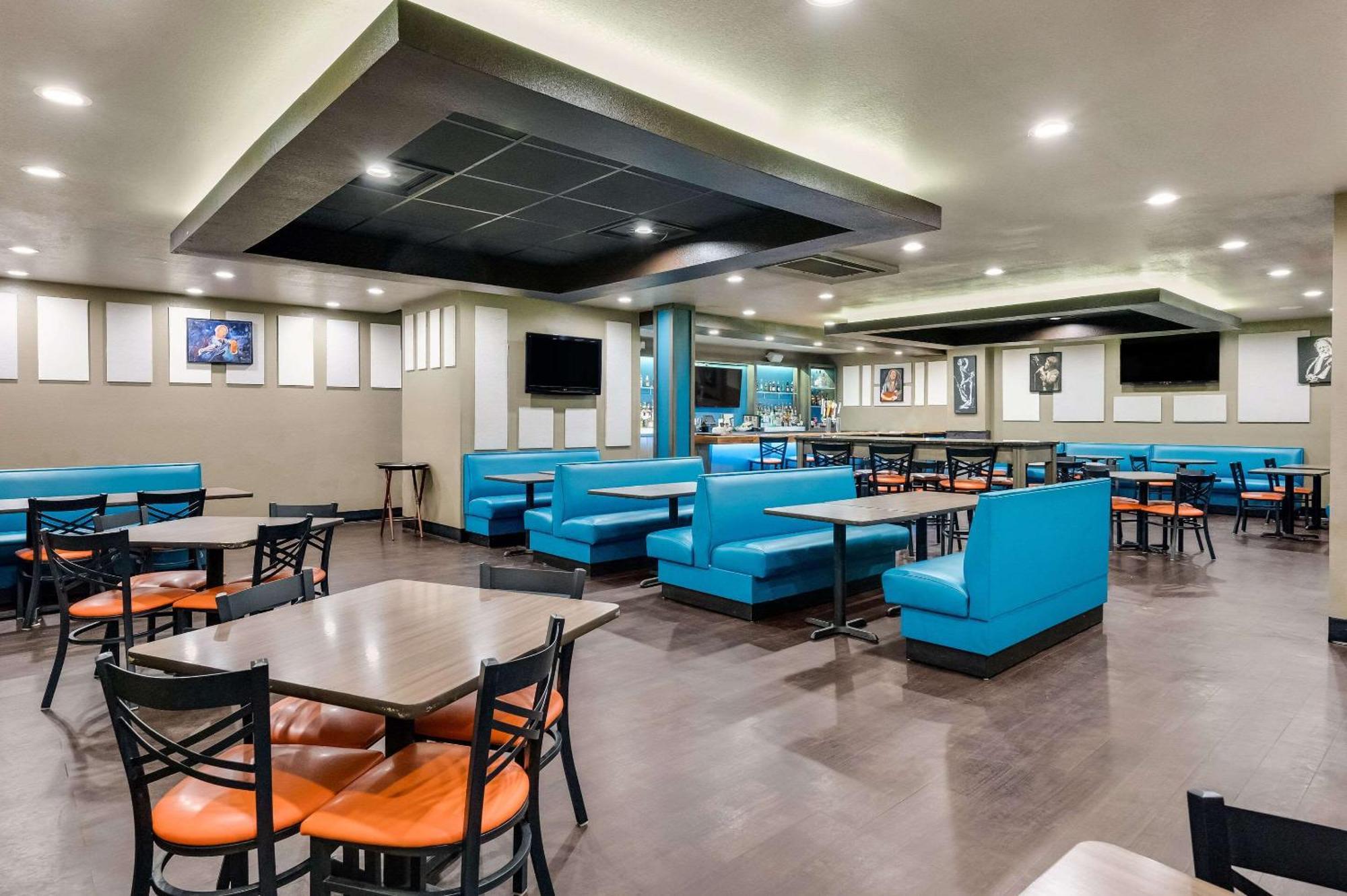 Clarion Inn & Suites Russellville I-40 Экстерьер фото