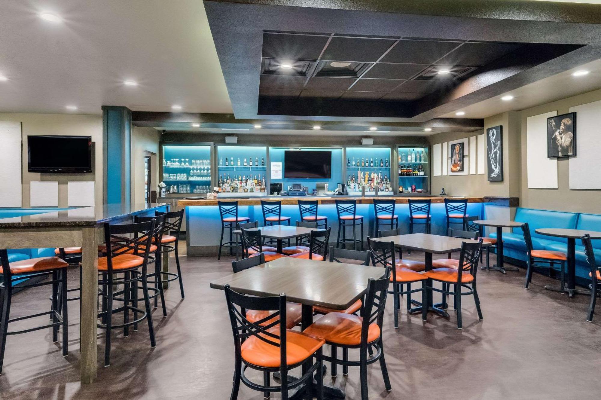 Clarion Inn & Suites Russellville I-40 Экстерьер фото